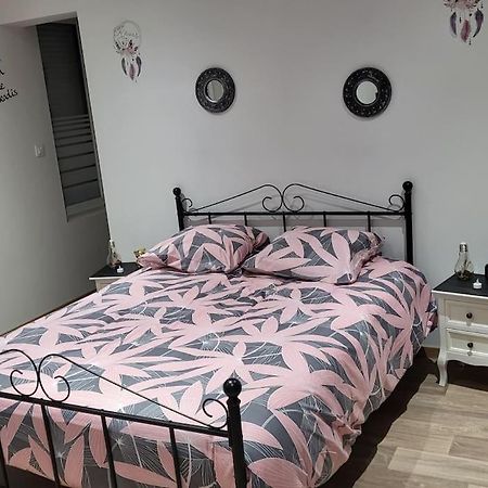 Chez Aline Apartment Calais Luaran gambar