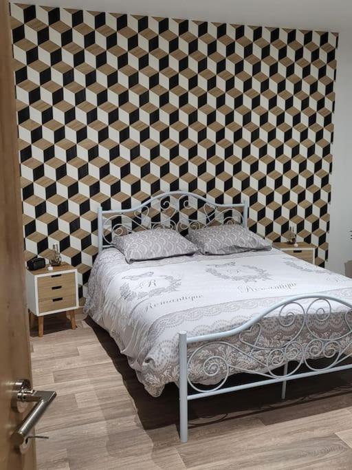 Chez Aline Apartment Calais Luaran gambar