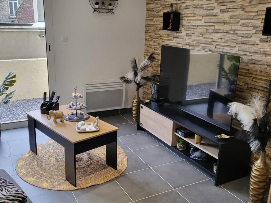 Chez Aline Apartment Calais Luaran gambar